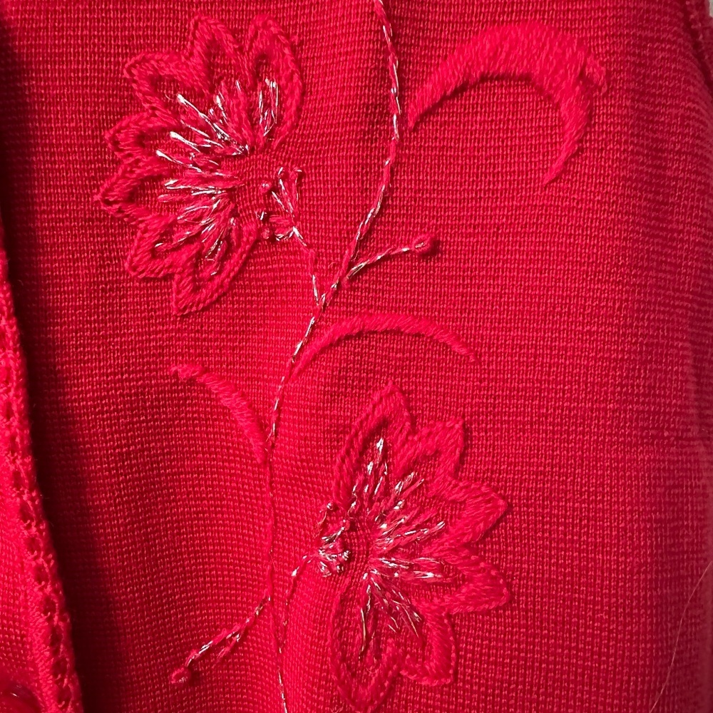 Vintage Red Sweater Vest Womens M Floral Embroidered Button Front Cottagecore - Picture 3 of 7